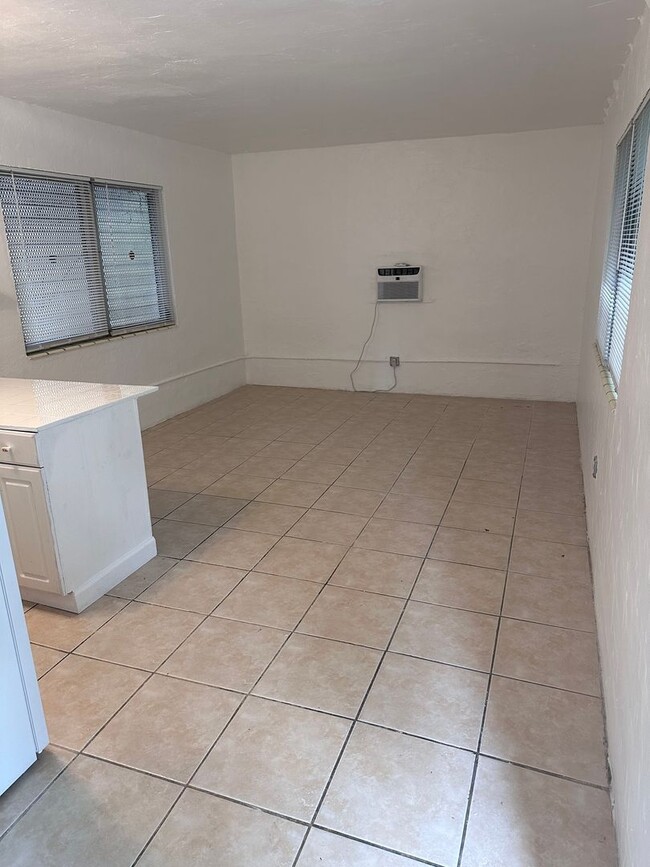 Foto del edificio - 415/65 SW 11th St.
