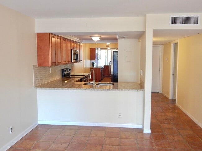 Building Photo - 9 Royal Palm Way