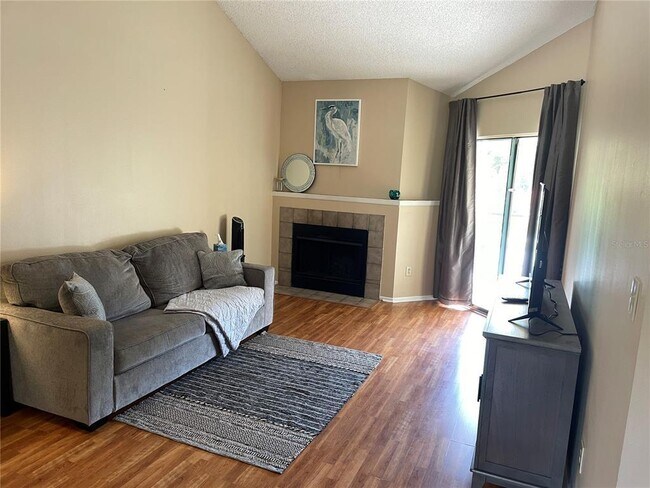 Foto del edificio - 8752 Mallard Reserve Dr