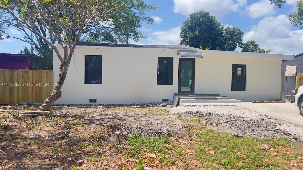 Foto principal - 2106 Plunkett Ct