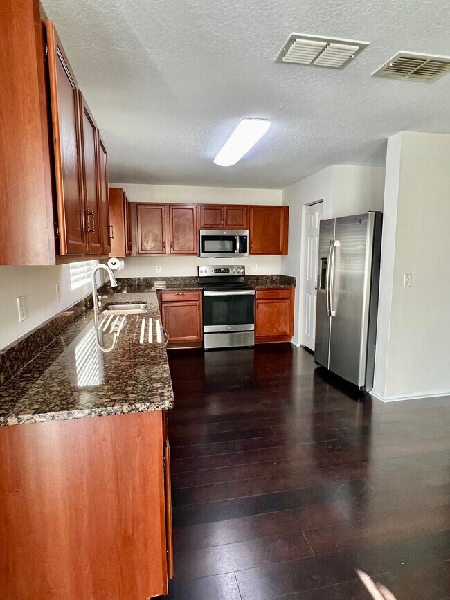 Foto del edificio - 18916 Randall Pl