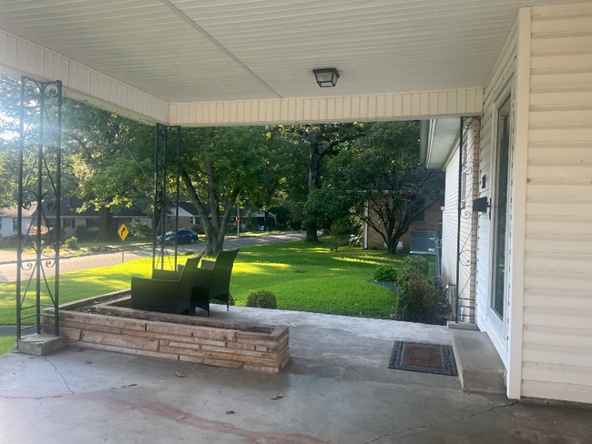 Building Photo - 3811 Idlewild Ave