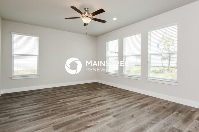 Foto del edificio - 4 Bedroom Pet-Friendly Home in Deland, FL with Main Street Renewal