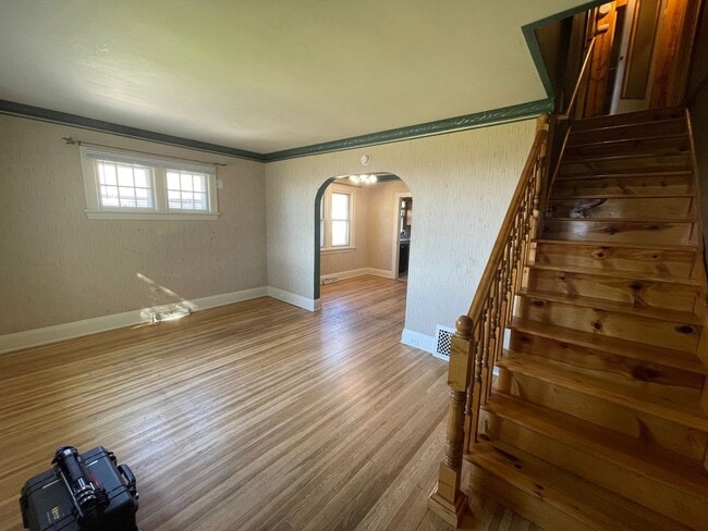 Building Photo - Incredible Lake Views-Spacious 6 Bedroom Home