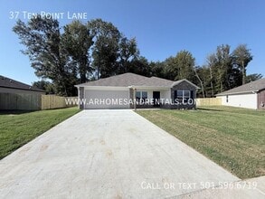 Building Photo - 37 10 Point Ln