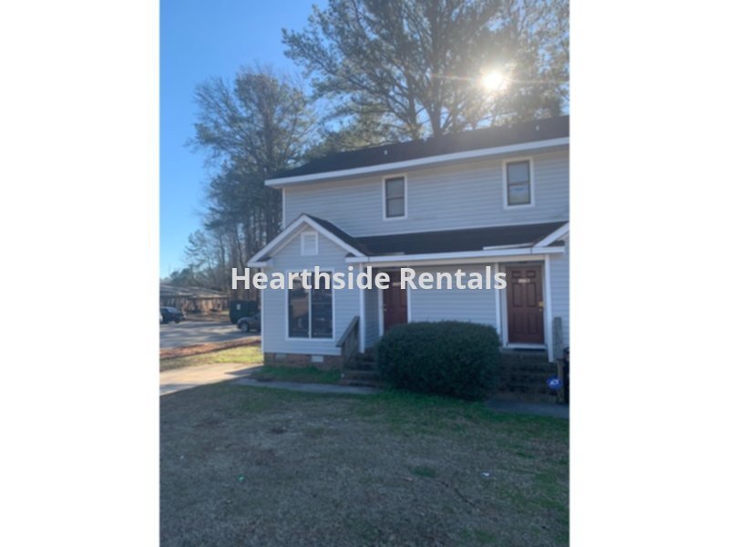 Primary Photo - **2 Bedroom 1.5 Bath Duplex Near Medical D...