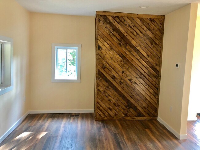 Foto del edificio - 3 bedroom in Beechview!