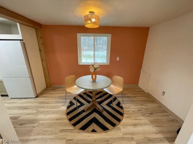 Foto del edificio - 5803 Lake Rd