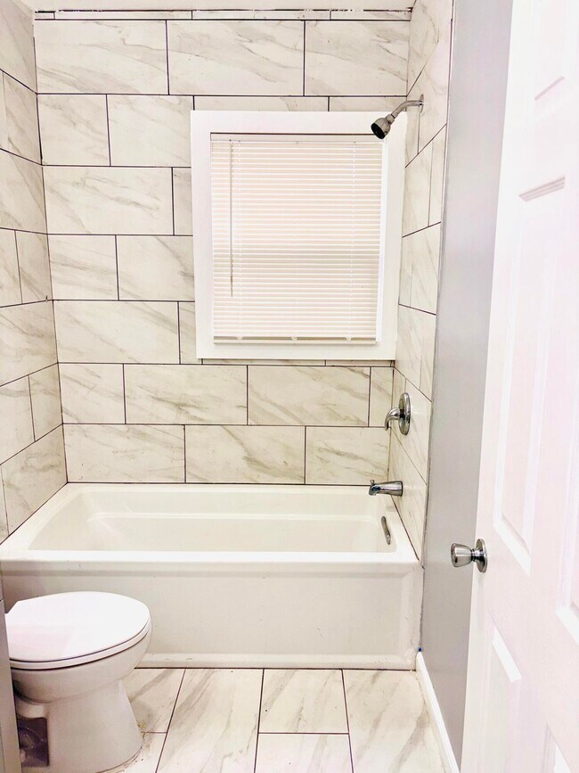 Building Photo - 5791 Somerset Ave