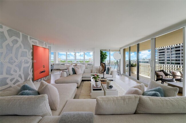 Foto del edificio - 1 Grove Isle Dr