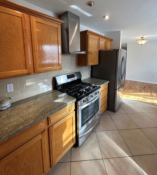 Foto del edificio - 3 Bedroom / 3 Bath Home in Millcreek