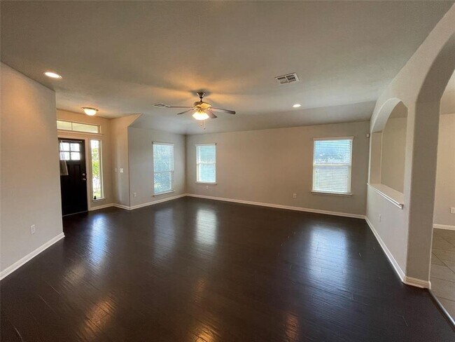 Building Photo - 601 Sawyer Trail