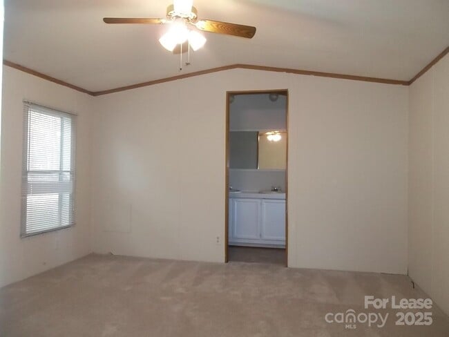 Foto del edificio - 150 Thornwood Ln