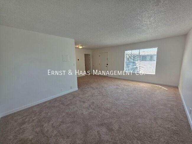 Foto del edificio - 240 E Burnett St