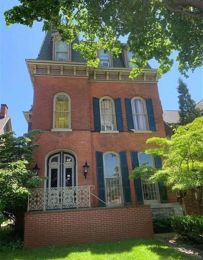 Building Photo - 17 N Pearl St
