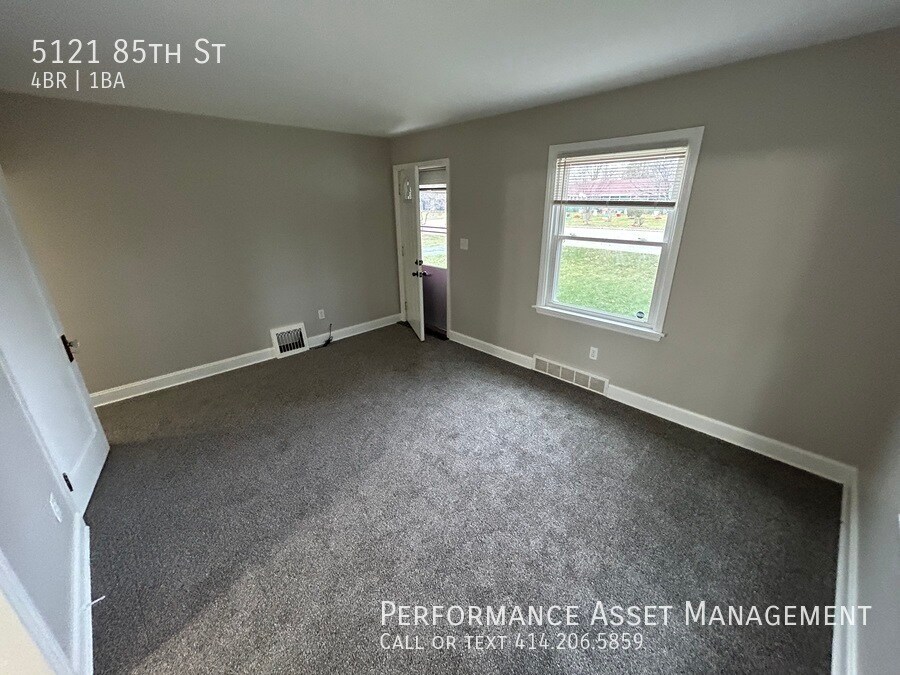 Primary Photo - Lovely Pleasant Prairie Single Family Home