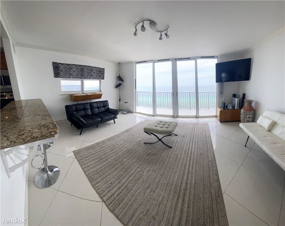 Primary Photo - 2 br, 2 bath Condo - 400 N Surf Rd Ph 1