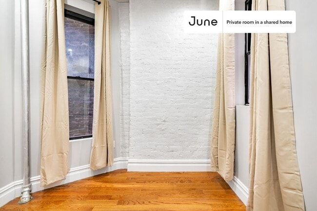 Foto del edificio - Room in Shared 2 bed/1 bath home