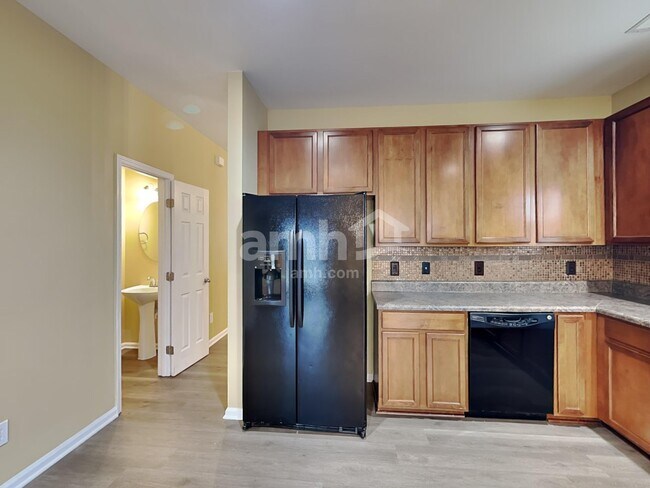 Building Photo - 812 Redland Dr