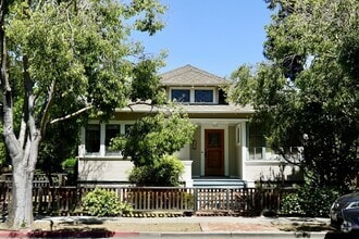 Building Photo - 203 Addison Ave