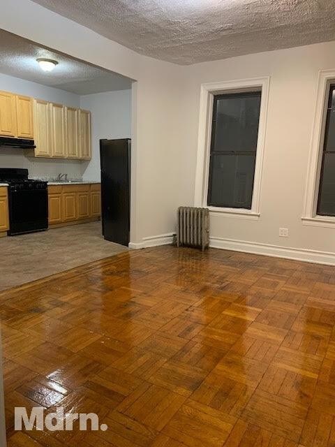 Foto del edificio - 3 bedroom in Brooklyn NY 11203