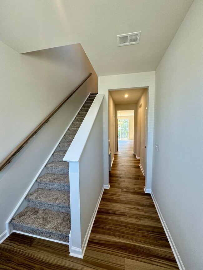 Foto del edificio - Beautiful, Brand New 2BR/2.5BA Townhouse i...