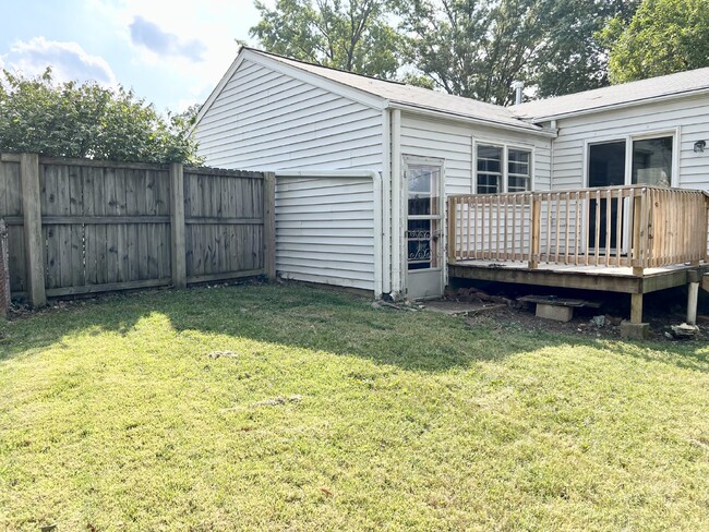 Building Photo - 3 bedroom ranch home in Lindbergh School D...