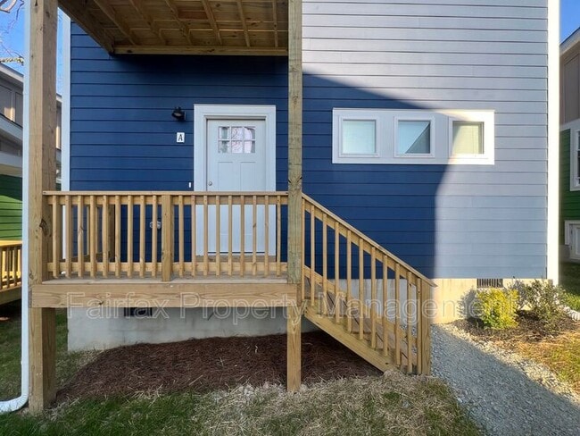 Building Photo - 2311 Owen St