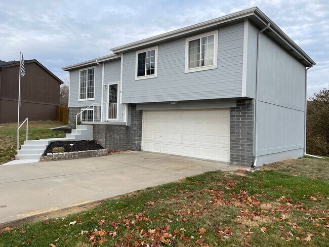 Building Photo - Beautiful Home in Bellevue for Rent!!!