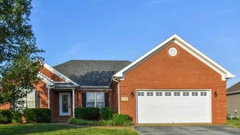 740 Muirfield Cir, Bowling Green, KY 42104 - House Rental in 