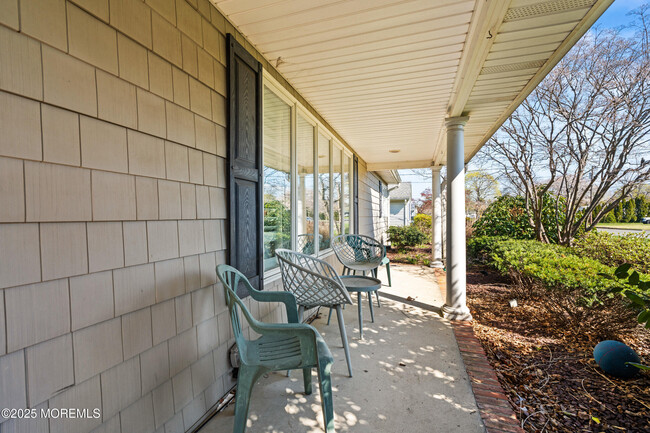 Building Photo - 41 Poplar Ave