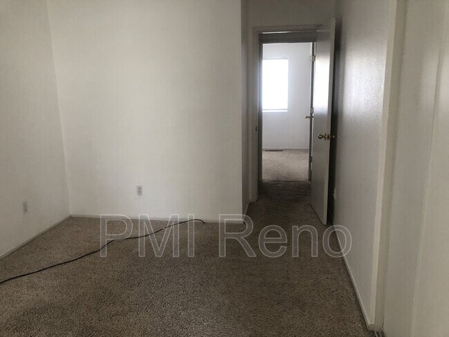 Foto del edificio - 1584 Reno View Dr