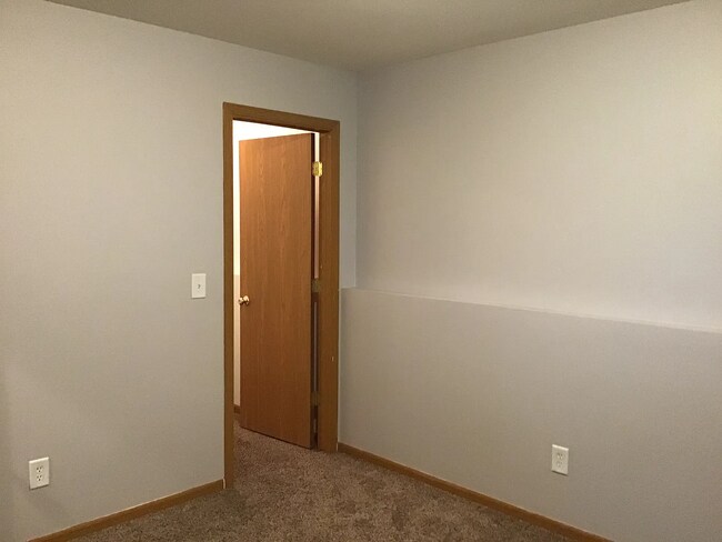 Foto del edificio - 651 Sterling Ct