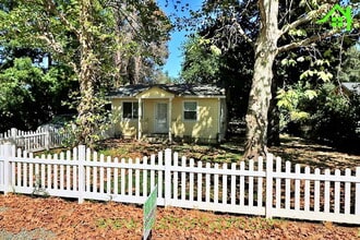 Building Photo - 5401 Rosswood St