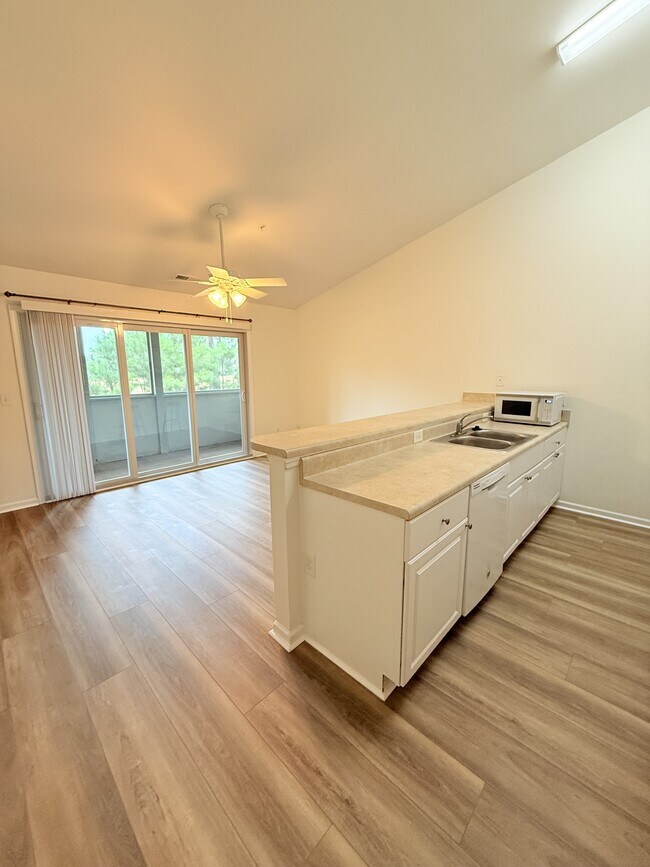 Foto del edificio - 1280 White Tree Ln