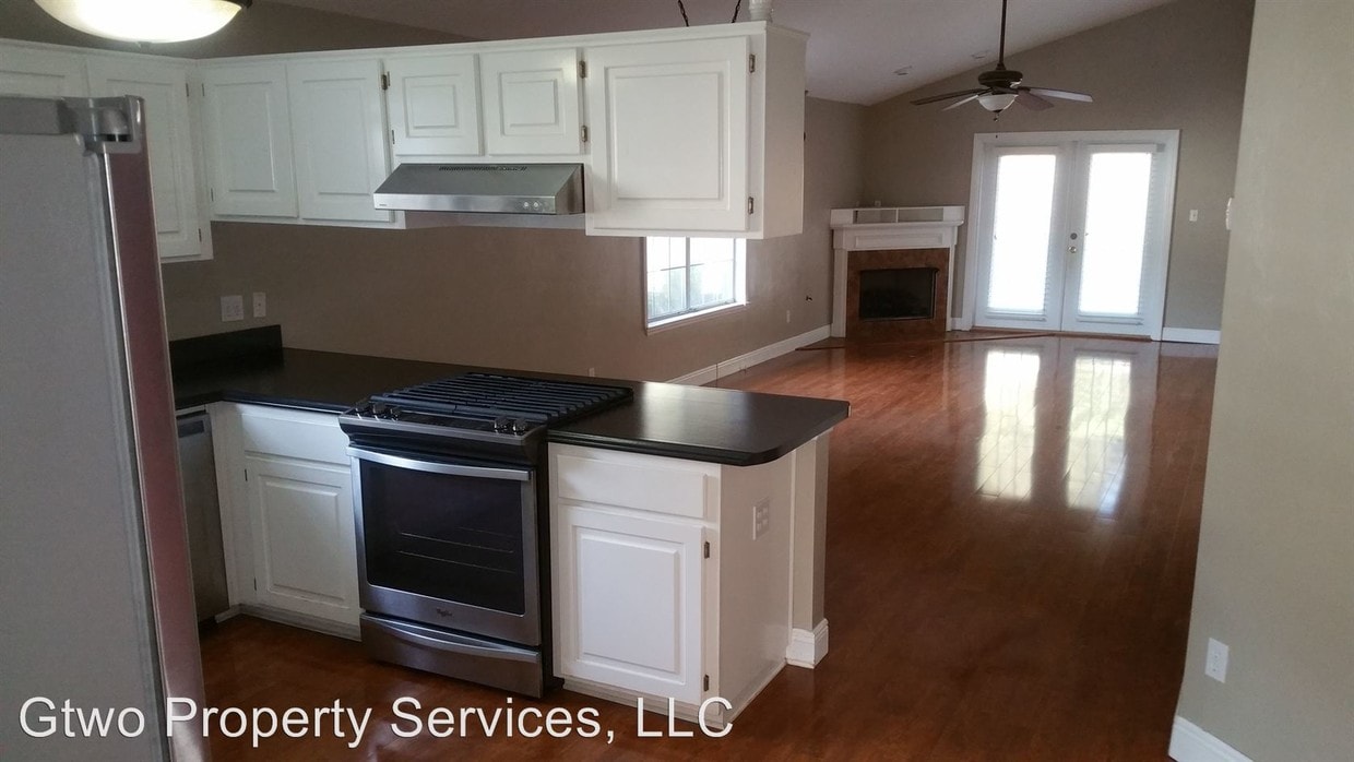 Building Photo - 3570 Chatelaine Dr