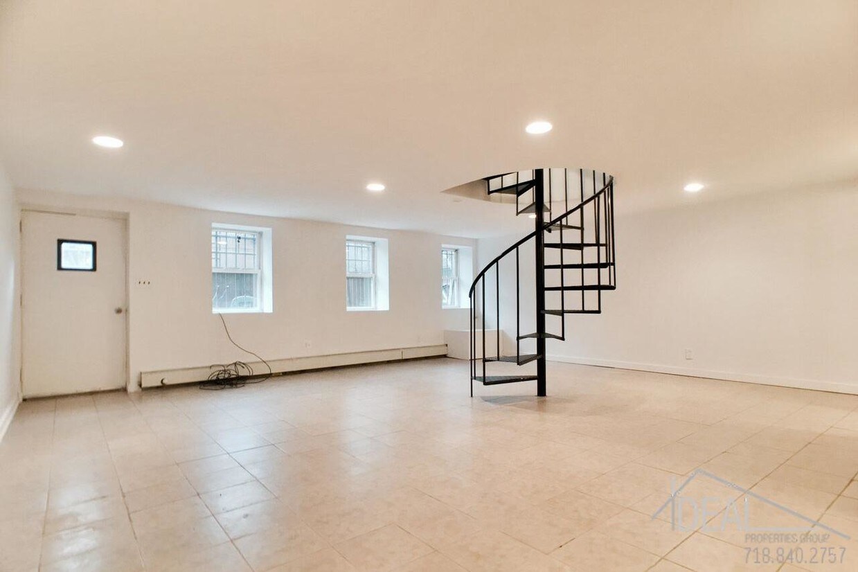 Foto principal - 187 12th St