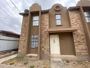 Building Photo - 2903 Patzcuaro Dr