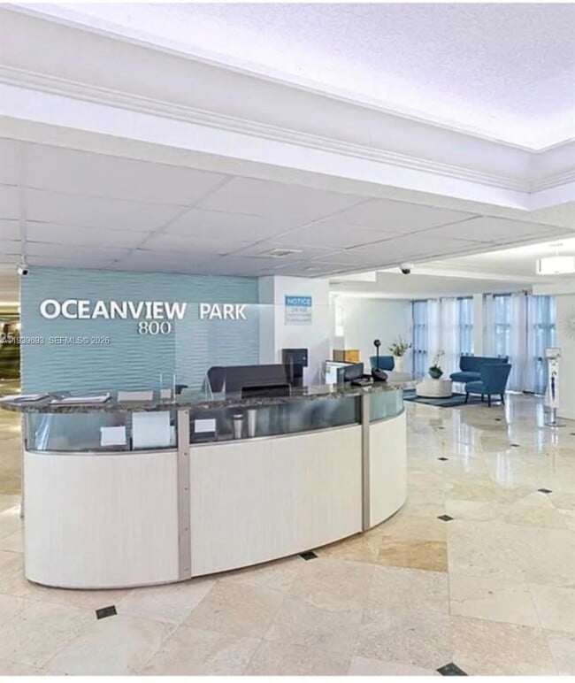 Foto del edificio - 800 Parkview Dr