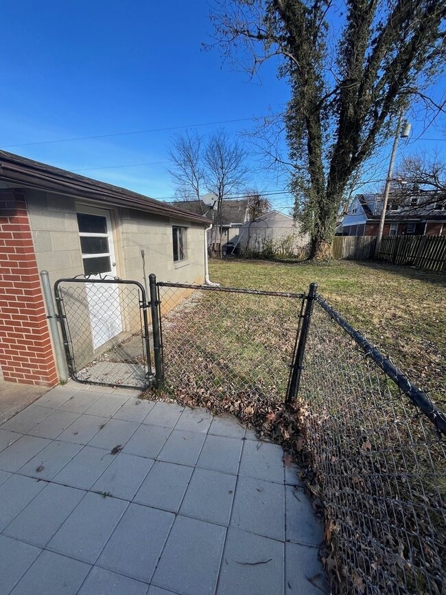 Building Photo - Charming 4-Bedroom House in St. Matthews