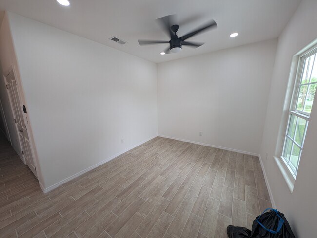 Foto del edificio - 7200 S San Pedro St