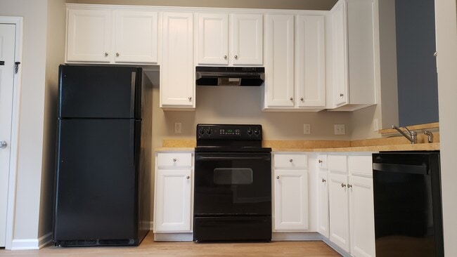 Foto del edificio - 2853 Summergrove Ct