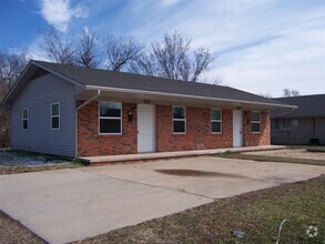 Building Photo - 227 S Findlay Ave