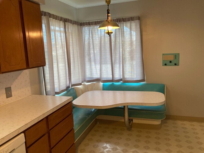Foto del edificio - Large Home Near Shopping and Dining in Albany