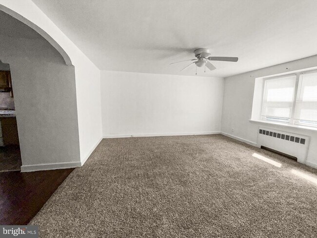 Foto del edificio - 5971 Woodcrest Ave