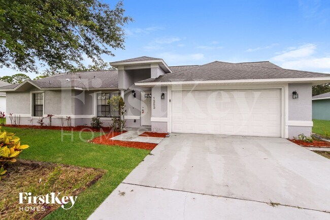 Foto del edificio - 1253 Giralda Cir NW