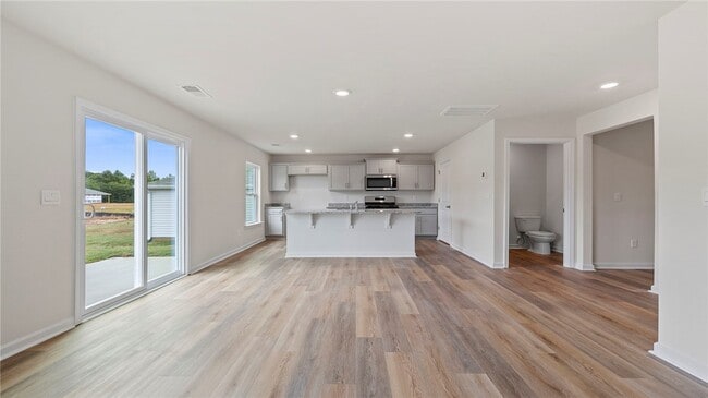 Building Photo - 113 Cascade Ln