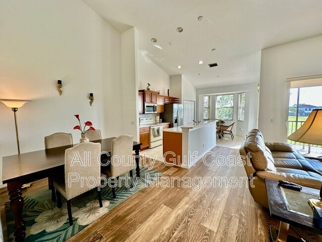 Photo - 803 Fairwaycove Ln House