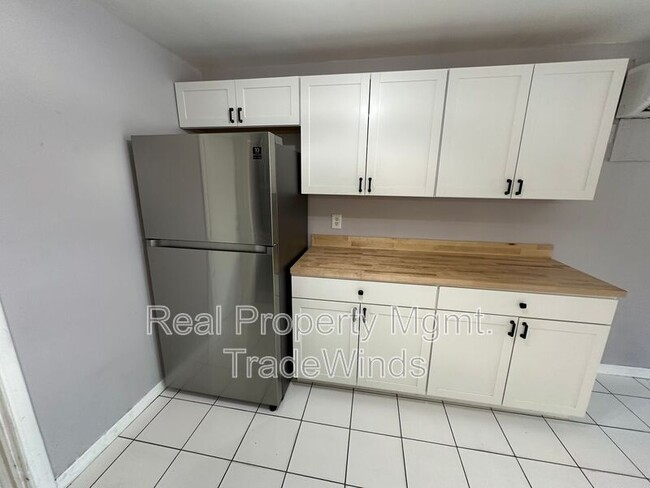 Building Photo - 607 Laura Ln