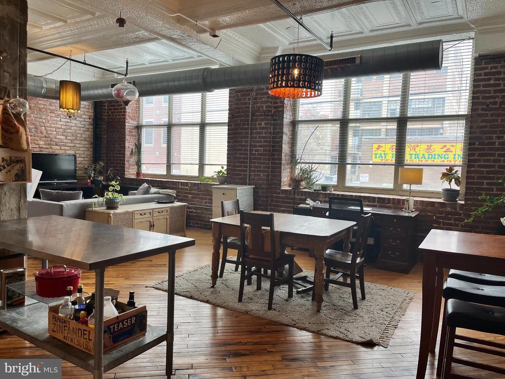 121026 Buttonwood St Unit 104, Philadelphia, PA 19123 Room for Rent